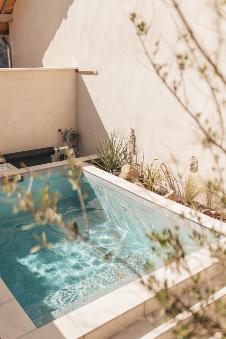 Bottom Image 1